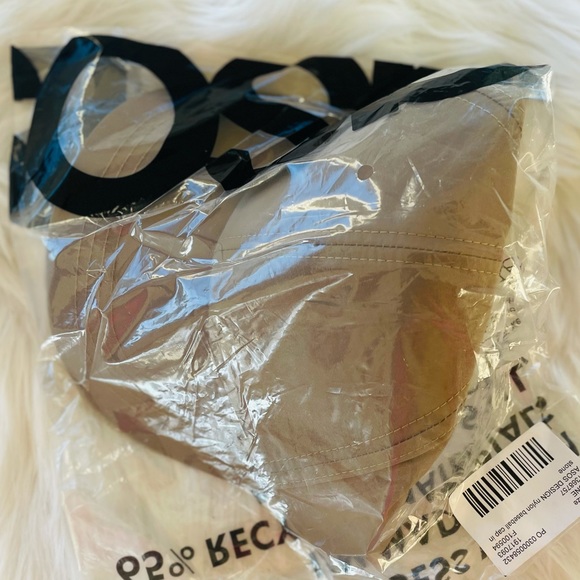 ASOS Women’s Baseball Cap - Picture 4 of 4